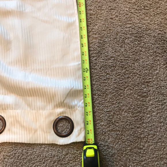 Set of beige curtains - Picture 4 of 4